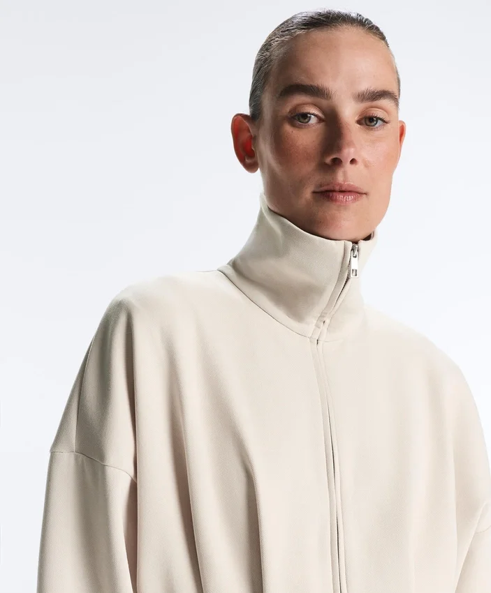Lange Piqué-Jacke aus Baumwolle mit Gürtel Lange Piqué-Jacke aus Baumwolle mit Gürtel