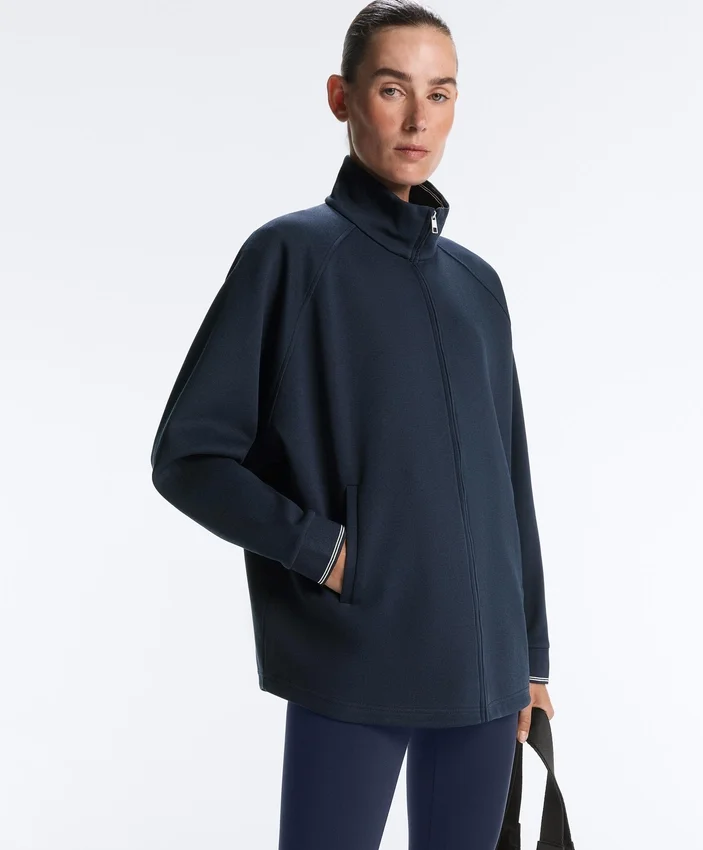 Lange Piqué-Jacke mit kontrastierender Baumwollpaspel Lange Piqué-Jacke mit kontrastierender Baumwollpaspel