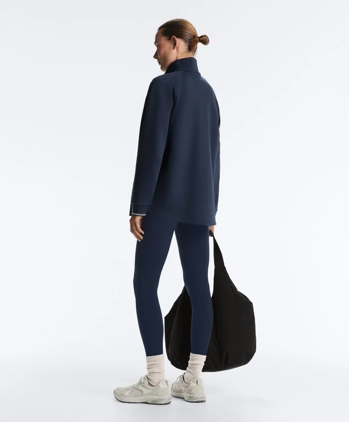 Lange Piqué-Jacke mit kontrastierender Baumwollpaspel Lange Piqué-Jacke mit kontrastierender Baumwollpaspel