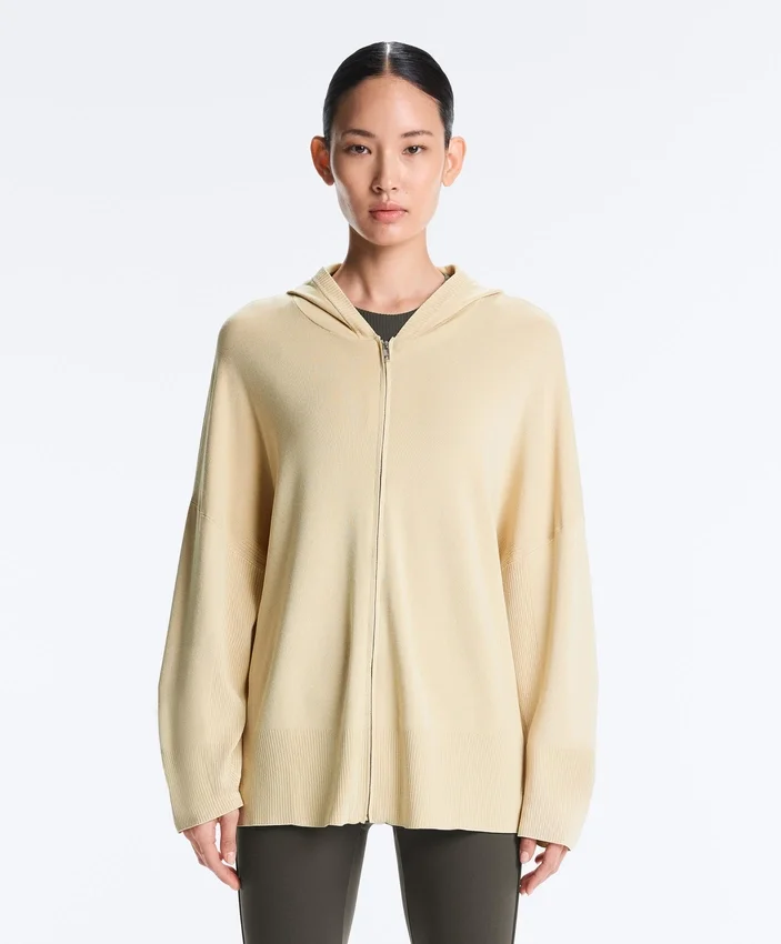 Lange Strickjacke mit Kapuze Lange Strickjacke mit Kapuze