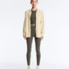 Lange Strickjacke mit Kapuze Lange Strickjacke mit Kapuze