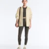 Lange Strickjacke mit Kapuze Lange Strickjacke mit Kapuze