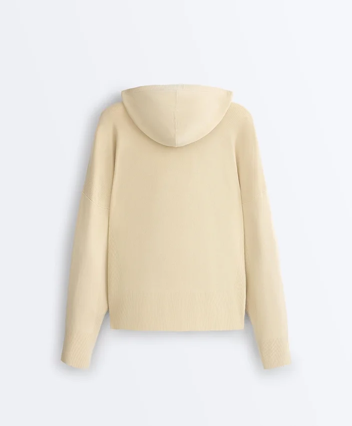 Lange Strickjacke mit Kapuze Lange Strickjacke mit Kapuze