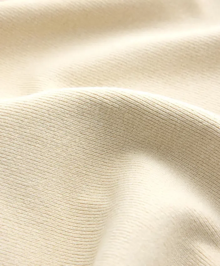 Lange Strickjacke mit Kapuze Lange Strickjacke mit Kapuze
