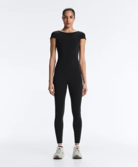 Langer Compressive Jumpsuit mit kurzen Ärmeln Langer Compressive Jumpsuit mit kurzen Ärmeln