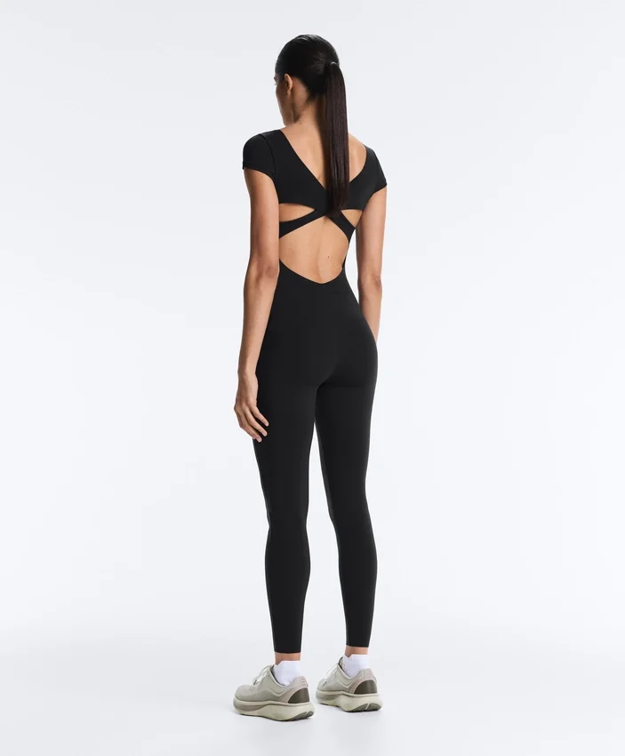 Langer Compressive Jumpsuit mit kurzen Ärmeln Langer Compressive Jumpsuit mit kurzen Ärmeln