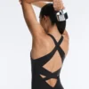 Langer Compressive Jumpsuit mit Neckholder