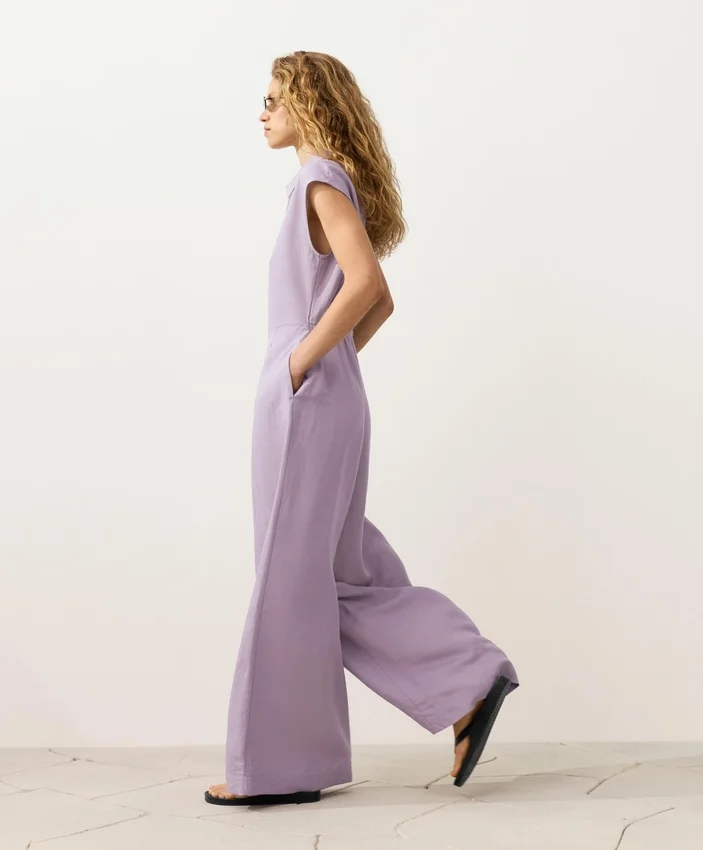 Langer Jumpsuit aus Baumwolle mit Kragen Langer Jumpsuit aus Baumwolle mit Kragen