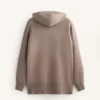 Langer Strickpullover mit Kapuze