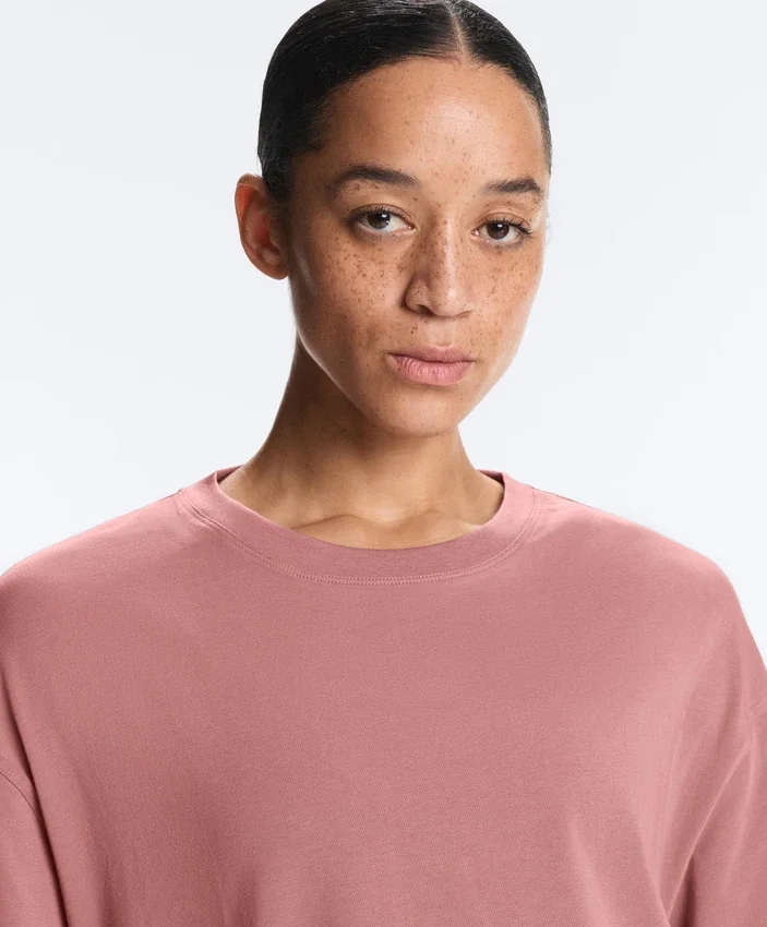 Langes, kurzärmeliges T-Shirt aus Baumwollmischung Langes, kurzärmeliges T-Shirt aus Baumwollmischung