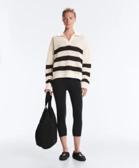 Langärmliges Polohemd aus 100 % Baumwolle mit gestreiftem, offenem Strickmuster Langärmliges Polohemd aus 100 % Baumwolle mit gestreiftem, offenem Strickmuster