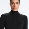 Leichte, warme Funktionsjacke mit Nähten Leichte, warme Funktionsjacke mit Nähten