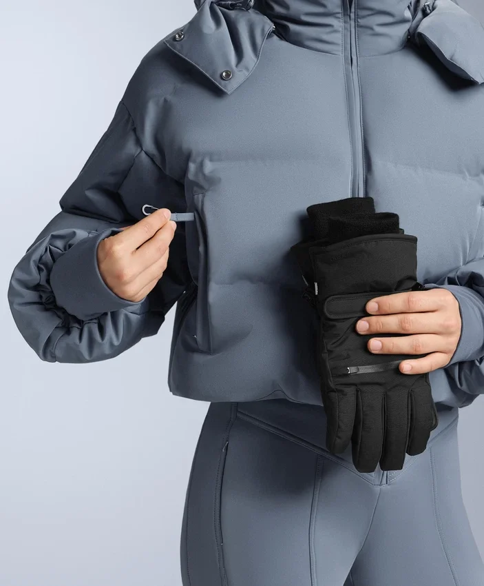 Leichte, wasserabweisende kurze Skijacke aus 80 % Daunen und 20 % Minardi Piume Leichte, wasserabweisende kurze Skijacke aus 80 % Daunen und 20 % Minardi Piume