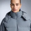 Leichte, wasserabweisende kurze Skijacke aus 80 % Daunen und 20 % Minardi Piume Leichte, wasserabweisende kurze Skijacke aus 80 % Daunen und 20 % Minardi Piume