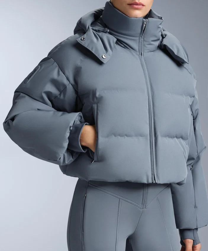 Leichte, wasserabweisende kurze Skijacke aus 80 % Daunen und 20 % Minardi Piume Leichte, wasserabweisende kurze Skijacke aus 80 % Daunen und 20 % Minardi Piume