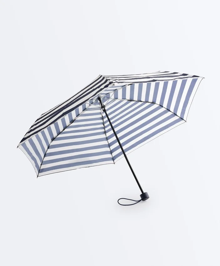 Leichter gestreifter Regenschirm Leichter gestreifter Regenschirm