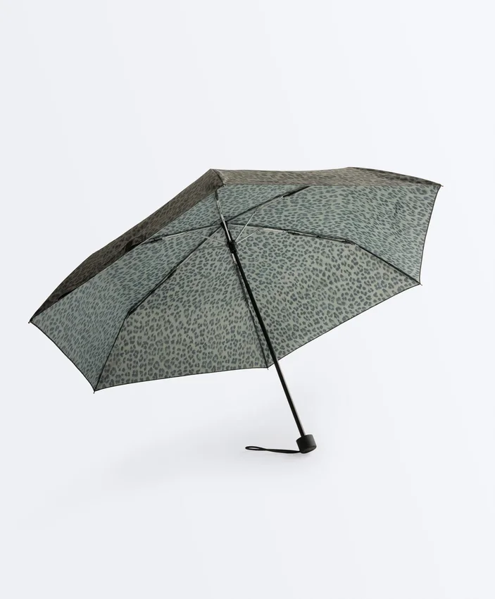 Leichter Regenschirm mit Leopardenmuster Leichter Regenschirm mit Leopardenmuster