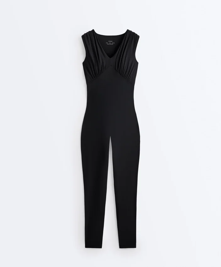 Light Touch Jumpsuit mit V-Ausschnitt Light Touch Jumpsuit mit V-Ausschnitt