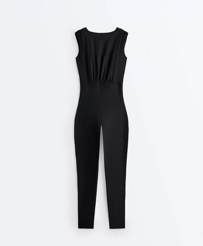 Light Touch Jumpsuit mit V-Ausschnitt Light Touch Jumpsuit mit V-Ausschnitt