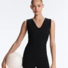 Light Touch Jumpsuit mit V-Ausschnitt Light Touch Jumpsuit mit V-Ausschnitt