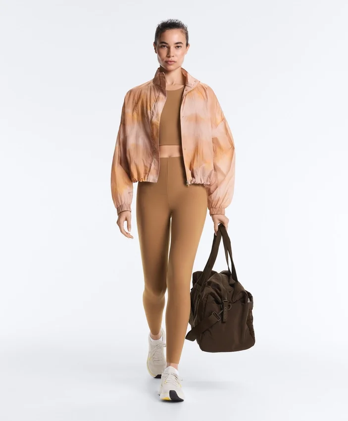 Light Touch Top mit gekreuztem Rücken Light Touch Top mit gekreuztem Rücken
