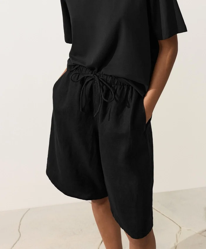 Midi-Bermudashorts aus 100 % Leinen Midi-Bermudashorts aus 100 % Leinen