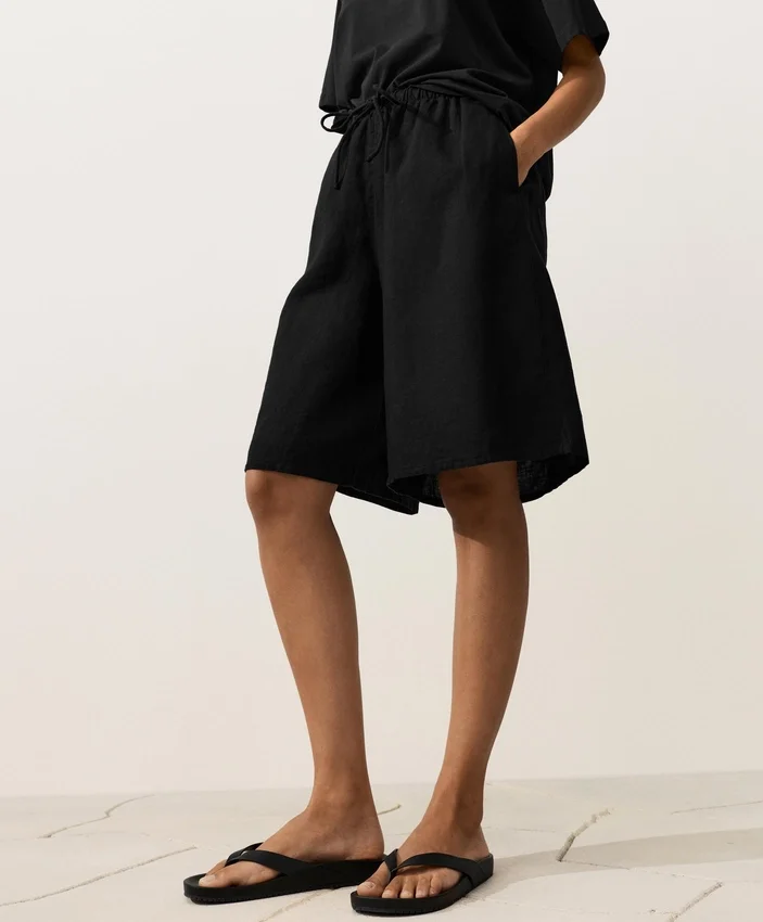 Midi-Bermudashorts aus 100 % Leinen Midi-Bermudashorts aus 100 % Leinen