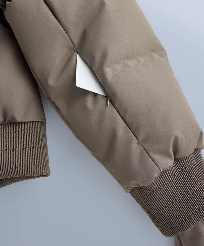 Minardi Piume Ski – wasserabweisende Jacke aus 80 % Daunen und 20 % Federn Minardi Piume Ski – wasserabweisende Jacke aus 80 % Daunen und 20 % Federn