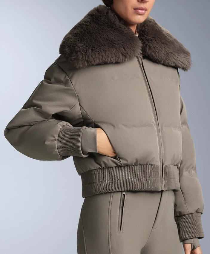 Minardi Piume Ski – wasserabweisende Jacke aus 80 % Daunen und 20 % Federn Minardi Piume Ski – wasserabweisende Jacke aus 80 % Daunen und 20 % Federn