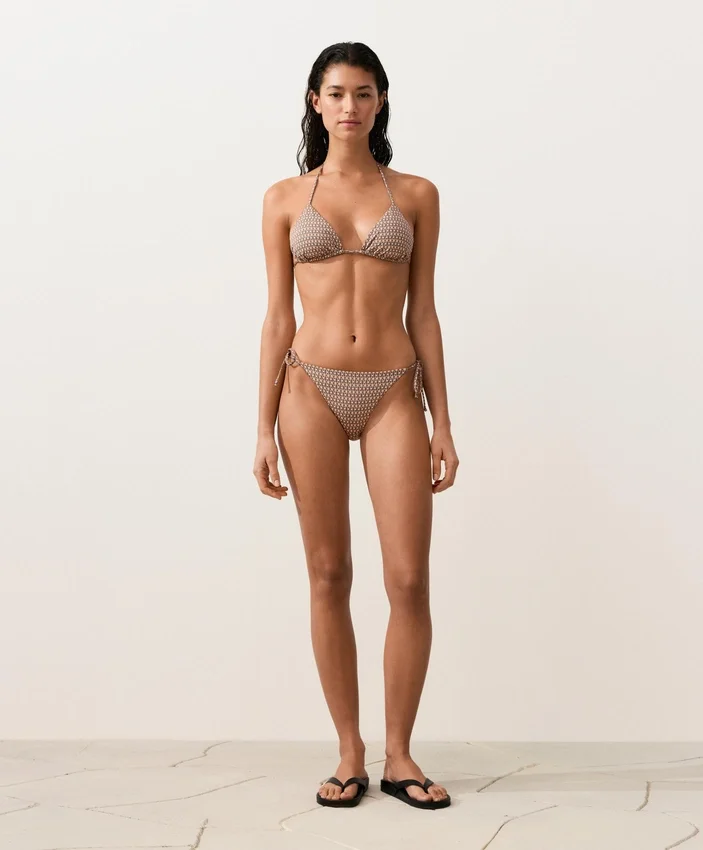 Mini-Print-Bikinioberteil im Dreieck-Schnitt mit Metallic-Fäden Mini-Print-Bikinioberteil im Dreieck-Schnitt mit Metallic-Fäden