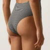 Mini-Trikinis mit Vichy-Karomuster und asymmetrischem Ausschnitt Mini-Trikinis mit Vichy-Karomuster und asymmetrischem Ausschnitt