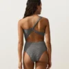 Mini-Trikinis mit Vichy-Karomuster und asymmetrischem Ausschnitt Mini-Trikinis mit Vichy-Karomuster und asymmetrischem Ausschnitt