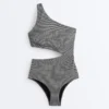 Mini-Trikinis mit Vichy-Karomuster und asymmetrischem Ausschnitt Mini-Trikinis mit Vichy-Karomuster und asymmetrischem Ausschnitt