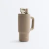 Mini-Tumbler-Trinkflasche mit Taschenriemen Mini-Tumbler-Trinkflasche mit Taschenriemen