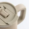 Mini-Tumbler-Trinkflasche mit Taschenriemen Mini-Tumbler-Trinkflasche mit Taschenriemen
