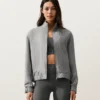 Nadelstreifen-Jacke aus 100 % Leinen mit Stehkragen Nadelstreifen-Jacke aus 100 % Leinen mit Stehkragen