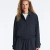 Nadelstreifen-Piqué-Jacke mit Rollkragen und Baumwolle Nadelstreifen-Piqué-Jacke mit Rollkragen und Baumwolle