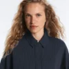 Nadelstreifen-Piqué-Jacke mit Rollkragen und Baumwolle Nadelstreifen-Piqué-Jacke mit Rollkragen und Baumwolle
