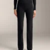 Nahtlose Bootcut-Hose mit hoher Taille und besonders warmer Isolierung Nahtlose Bootcut-Hose mit hoher Taille und besonders warmer Isolierung