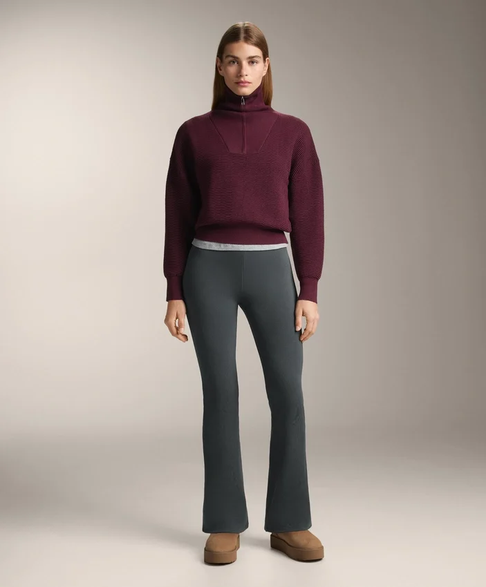 Nahtlose, extra warme Flare-Hose mit superhohem Bund Nahtlose, extra warme Flare-Hose mit superhohem Bund