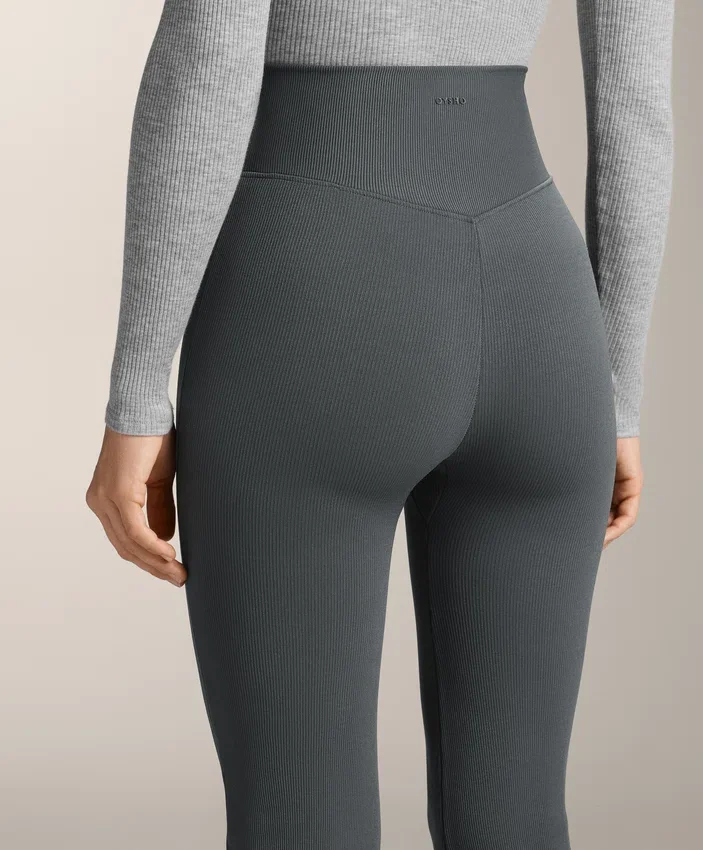 Nahtlose, extra warme Flare-Hose mit superhohem Bund Nahtlose, extra warme Flare-Hose mit superhohem Bund