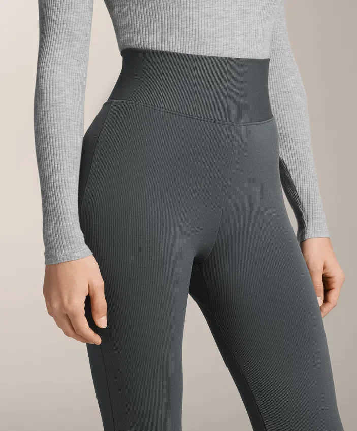 Nahtlose, extra warme Flare-Hose mit superhohem Bund Nahtlose, extra warme Flare-Hose mit superhohem Bund