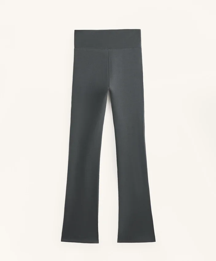 Nahtlose, extra warme Flare-Hose mit superhohem Bund Nahtlose, extra warme Flare-Hose mit superhohem Bund