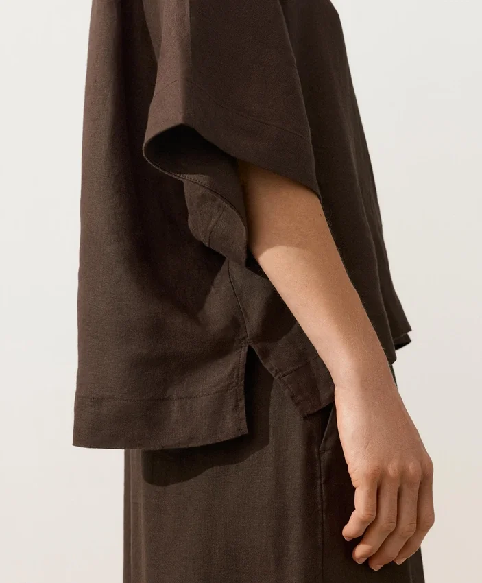 Oversize-Hemd mit kurzen Ärmeln aus 100 % Leinen Oversize-Hemd mit kurzen Ärmeln aus 100 % Leinen
