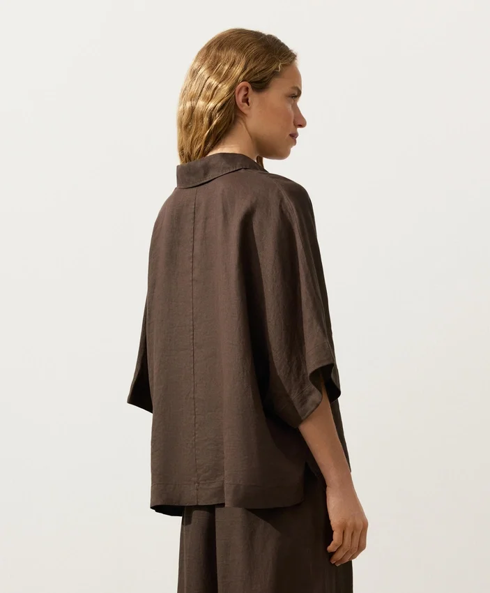 Oversize-Hemd mit kurzen Ärmeln aus 100 % Leinen Oversize-Hemd mit kurzen Ärmeln aus 100 % Leinen
