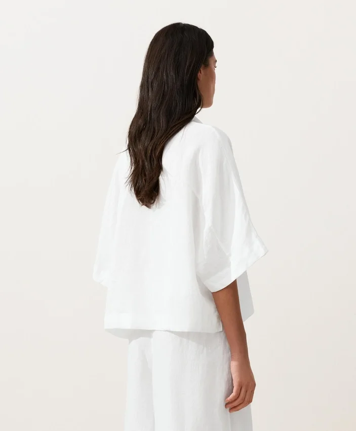 Oversize-Hemd mit kurzen Ärmeln aus 100 % Leinen Oversize-Hemd mit kurzen Ärmeln aus 100 % Leinen