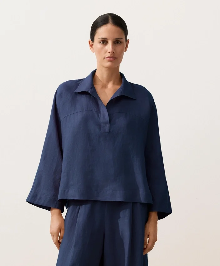 Oversize-Hemd mit langen Ärmeln aus 100 % Leinen Oversize-Hemd mit langen Ärmeln aus 100 % Leinen