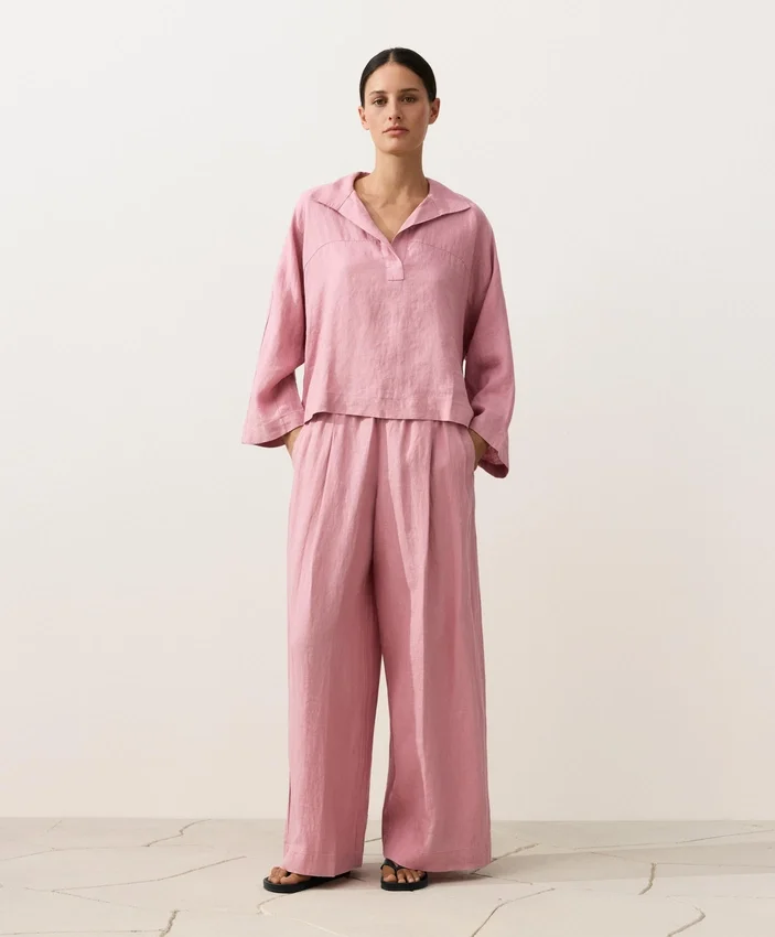 Oversize-Hemd mit langen Ärmeln aus 100 % Leinen Oversize-Hemd mit langen Ärmeln aus 100 % Leinen