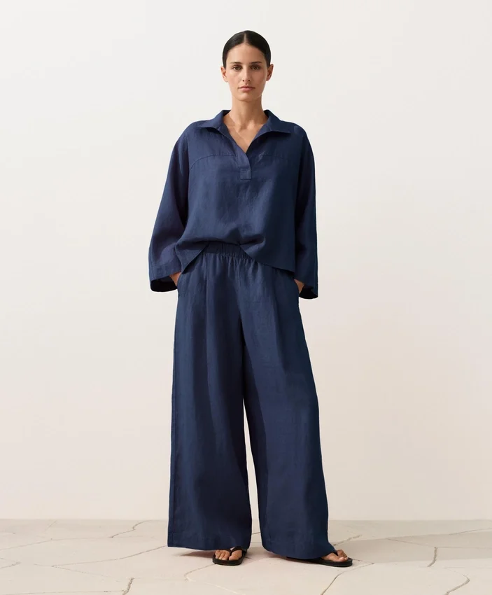 Oversize-Hemd mit langen Ärmeln aus 100 % Leinen Oversize-Hemd mit langen Ärmeln aus 100 % Leinen