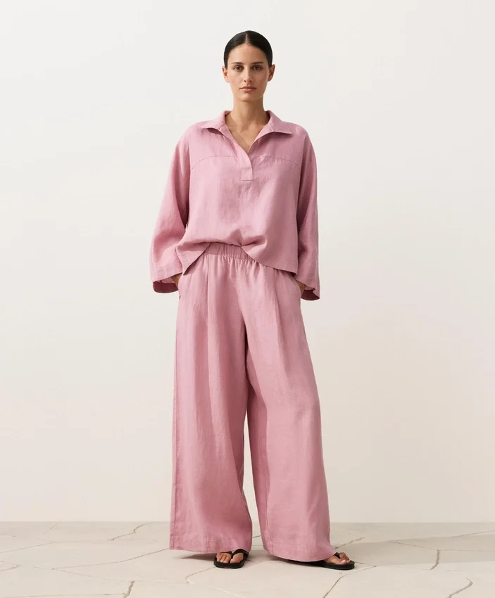 Oversize-Hemd mit langen Ärmeln aus 100 % Leinen Oversize-Hemd mit langen Ärmeln aus 100 % Leinen